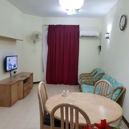 Home Stay Bayu Emas Appartment, บาตูเฟอริงกี ภายนอก รูปภาพ