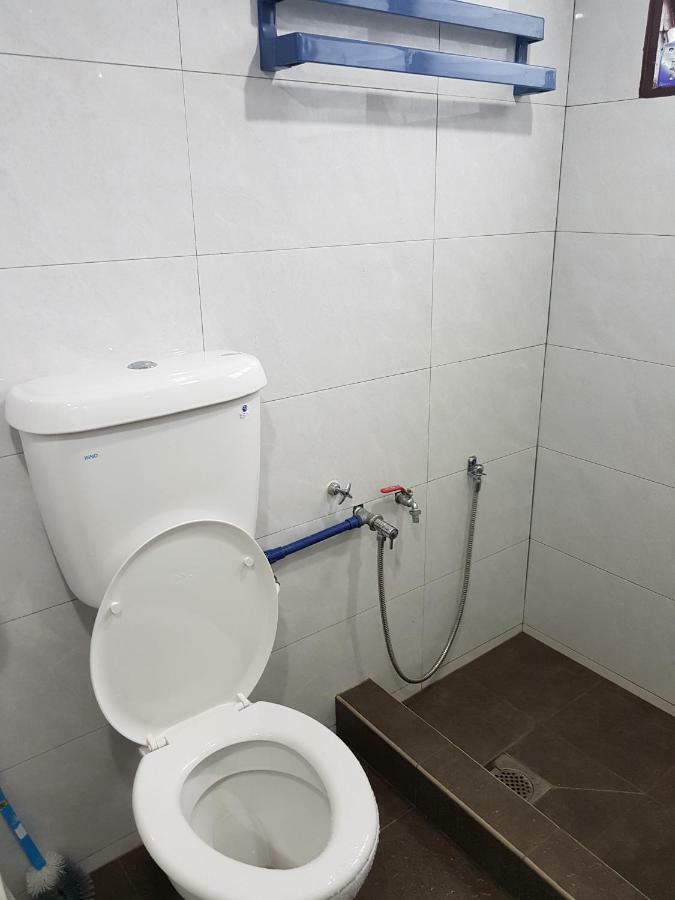 Home Stay Bayu Emas Appartment, บาตูเฟอริงกี ภายนอก รูปภาพ