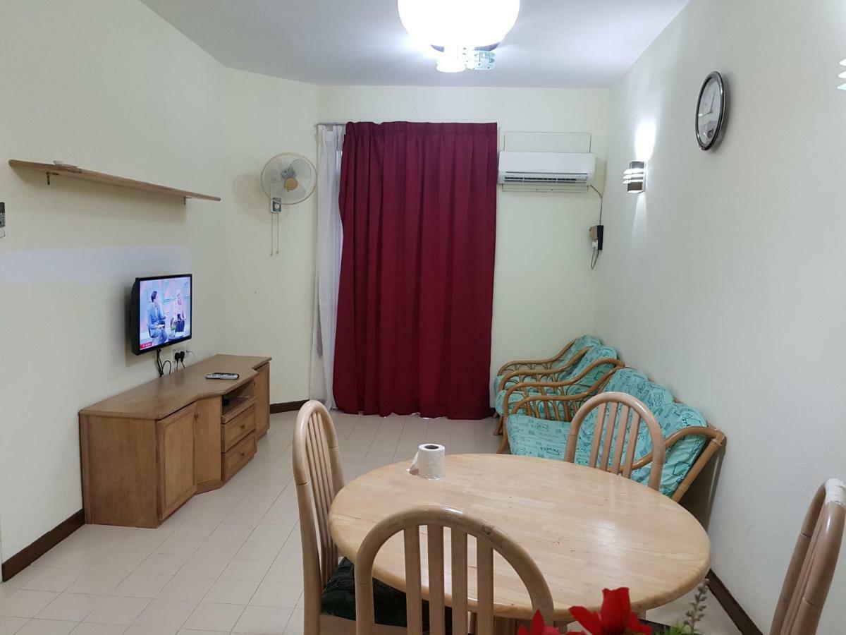 Home Stay Bayu Emas Appartment, บาตูเฟอริงกี ภายนอก รูปภาพ